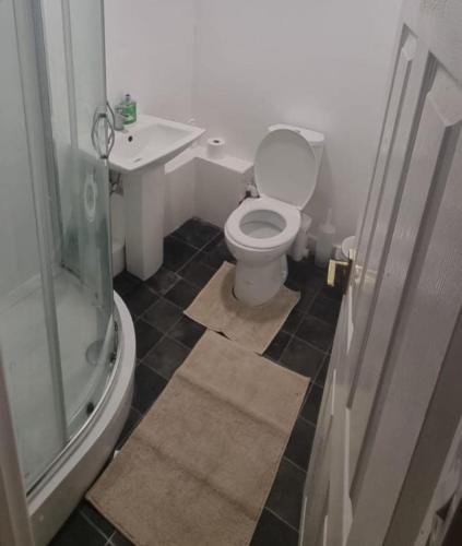 Koupelna v ubytování Studio Flat in London