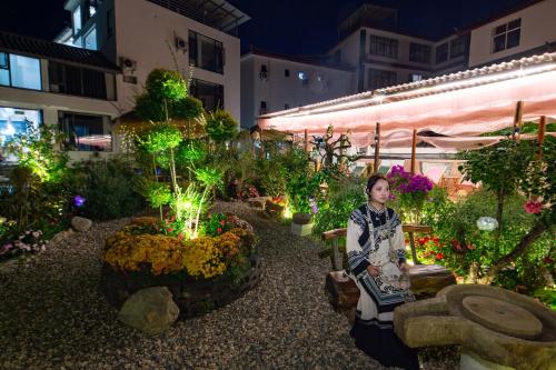 Hosté ubytování 丽江云栖意景智能花园客栈