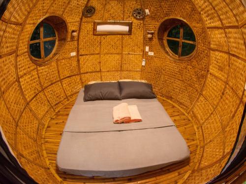 Postel nebo postele na pokoji v ubytování Slumber Ball