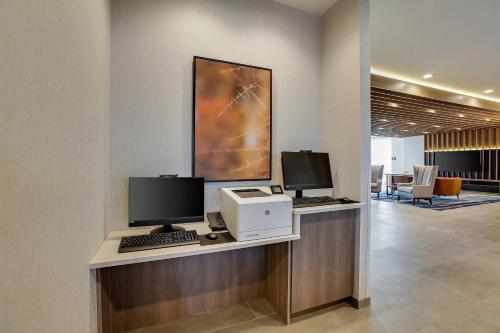 TV o dispositivi per l'intrattenimento presso Fairfield Inn & Suites Bardstown
