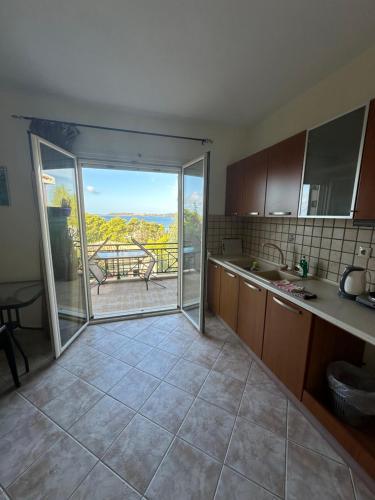 Kuchyň nebo kuchyňský kout v ubytování Seapine Studios