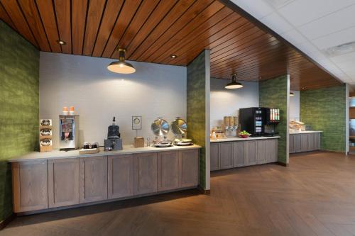 a large room with aasteryasteryasteryasteryasteryasteryasteryasteryasteryasteryastery at Fairfield Inn & Suites by Marriott El Dorado in El Dorado