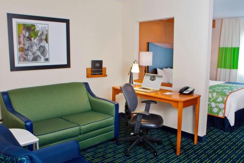 Fairfield Inn & Suites by Marriott Memphis East Galleria Image