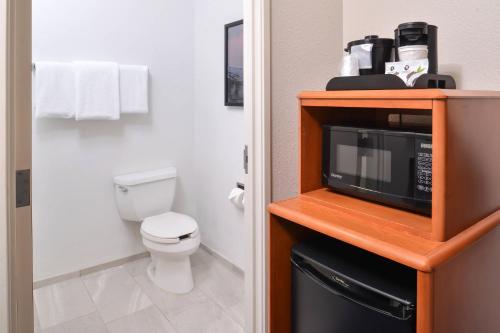 Dapur atau dapur kecil di Fairfield Inn & Suites by Marriott Ocala