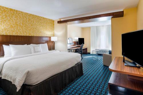TV o dispositivi per l'intrattenimento presso Fairfield Inn & Suites by Marriott Abingdon