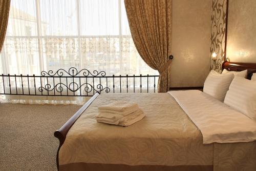 Una cama o camas en una habitación de Harvest