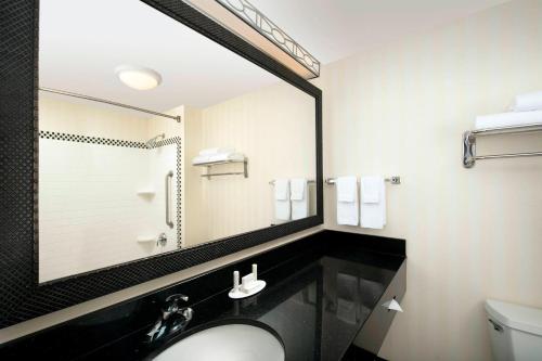 Fairfield Inn & Suites by Marriott Miami Airport South Image