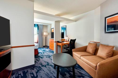 Fairfield Inn Suites Indianapolis Downtown Image