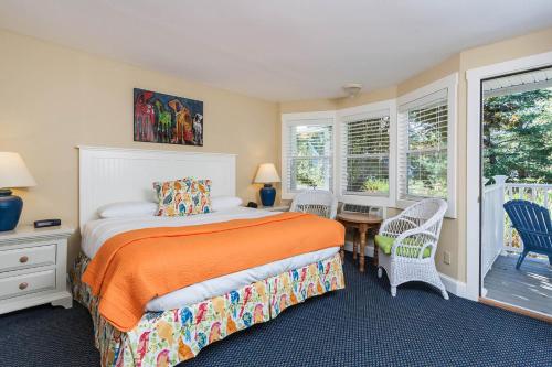 Postel nebo postele na pokoji v ubytování Glen Cove Inn & Suites Rockport
