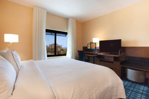 Кровать или кровати в номере Fairfield Inn & Suites by Marriott Clearwater Beach