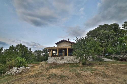 Budova, kde se vila nachází