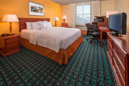 Katil atau katil-katil dalam bilik di Fairfield Inn & Suites by Marriott Williamsburg