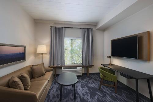 Fairfield Inn and Suites by Marriott St Louis Downtown Image