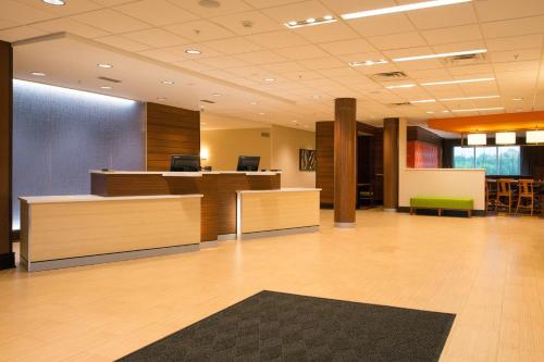 an office with a lobby with desks and chairs at Fairfield Inn & Suites by Marriott Atmore in Atmore