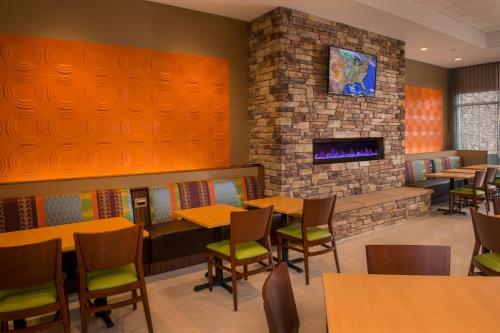 Χώρος καθιστικού στο Fairfield Inn & Suites by Marriott Washington