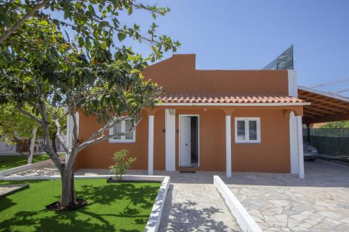 Family-Friendly Villa with Private Pool & Rooftop Oasis