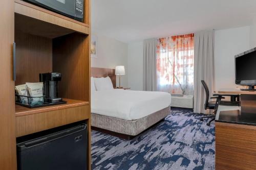 Katil atau katil-katil dalam bilik di Fairfield Inn & Suites Houston Westchase