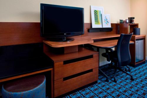 Fairfield Inn & Suites by Marriott Orlando Lake Buena Vista in the Marriott Village Image