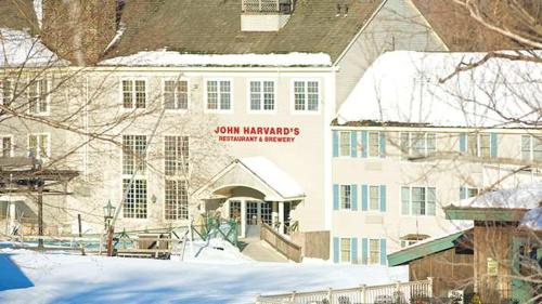 Game Night Suite at Jiminy Peak Ski OnOff Sleeps 4 v zimě
