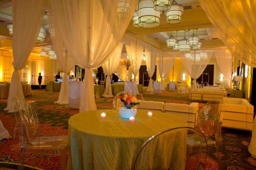 Charleston Marriottにあるレストランまたは飲食店