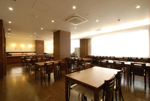 Restaurace v ubytování AB Hotel Komaki