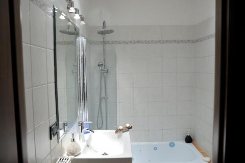 Ett badrum på Aquarius Inn