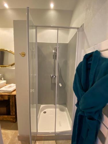 Ένα μπάνιο στο chambre d'hôtes La Marmittiére
