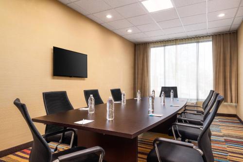 a conference room with a large table and chairs at Fairfield Inn by Marriott Philadelphia West Chester/Exton in Exton