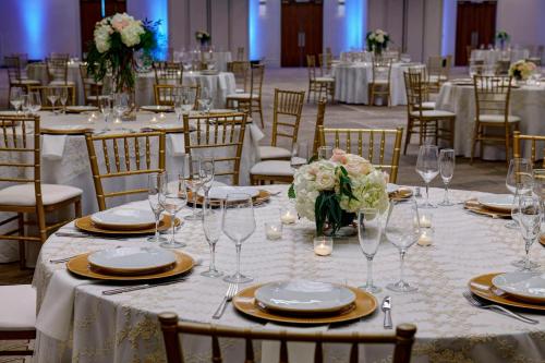 Εστιατόριο ή άλλο μέρος για φαγητό στο Cleveland Marriott Downtown at Key Tower