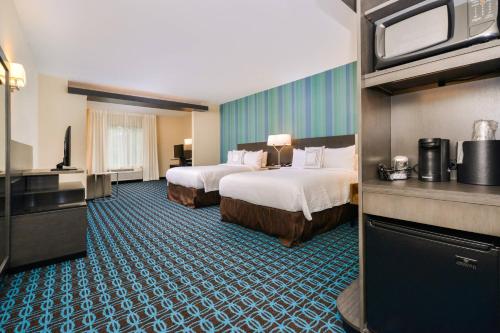 Katil atau katil-katil dalam bilik di Fairfield Inn & Suites by Marriott Raleigh Cary