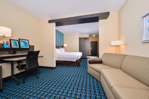 Katil atau katil-katil dalam bilik di Fairfield Inn & Suites by Marriott Raleigh Cary