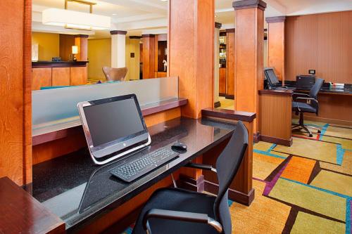 an office with a desk with a computer on it at Fairfield Inn & Suites by Marriott Jonesboro in Jonesboro