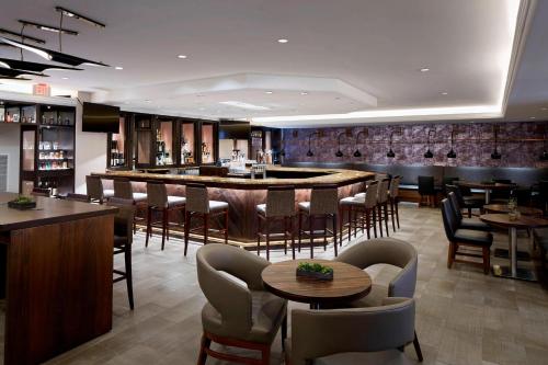 Lounge nebo bar v ubytování Marriott Columbus Northwest