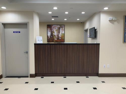 Lobi atau kawasan kaunter penerimaan di Voyage Hotel