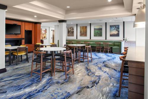Posezení v ubytování Fairfield Inn & Suites Indianapolis Avon