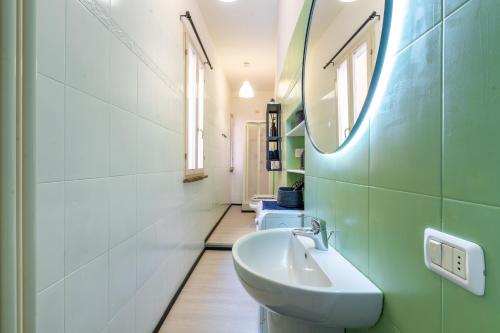 Ένα μπάνιο στο freedom industrial