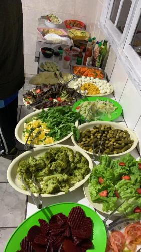 Makanan di atau berdekatan inn ini