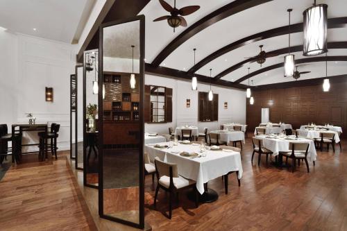 Restaurace v ubytování Kochi Marriott Hotel
