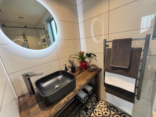 Ένα μπάνιο στο Flax Pod 41