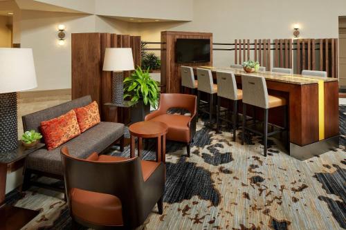 Marriott Cincinnati Northeast Image