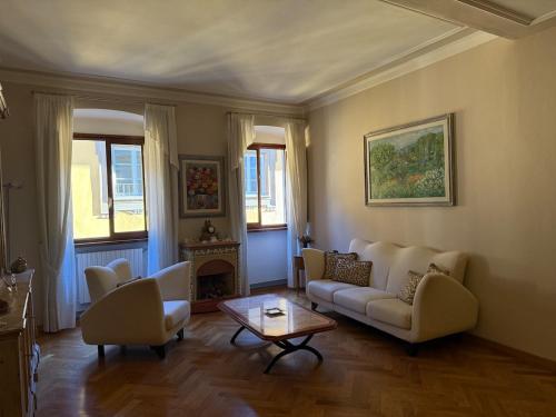 Χώρος καθιστικού στο Cuore Antico 12 Apartment