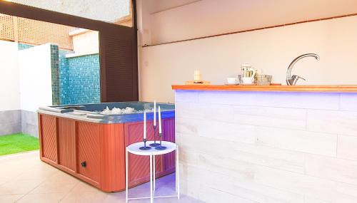 Family Townhouse Los Corales, 4BR, Los Cristianos, Pool, Private Jacuzzi