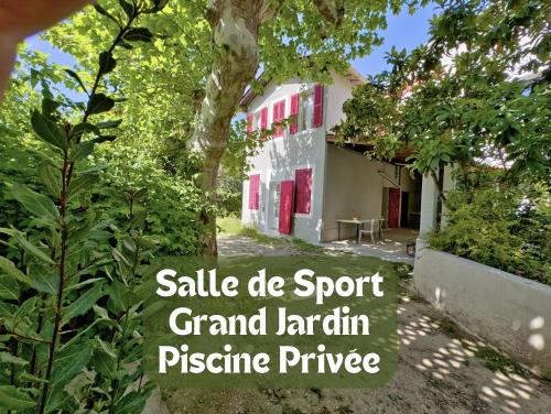 Maison de Charme Classée 3 étoiles - Calme, Jardin, Salle de Sport, Piscine