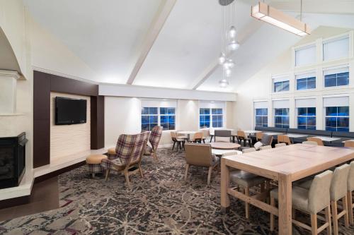 Μια τηλεόραση ή/και κέντρο ψυχαγωγίας στο Residence Inn Southington