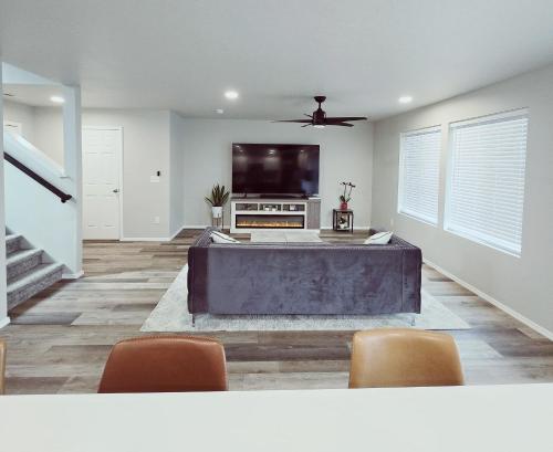 Televisyen dan/atau pusat hiburan di Boise Cozy House