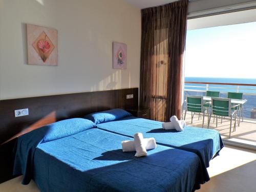 Apartamento con jacuzzi, sauna, gimnasio y piscina enfrente del mar
