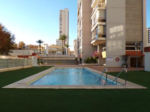 Apartamento con jacuzzi, sauna, gimnasio y piscina enfrente del mar