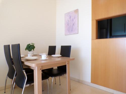 Apartamento con jacuzzi, sauna, gimnasio y piscina enfrente del mar