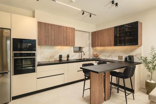Lovelia Luxury Apartment with Private Parking