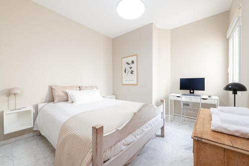 Metropolitan Apartment in Malaga by Solaga Holiday Homes